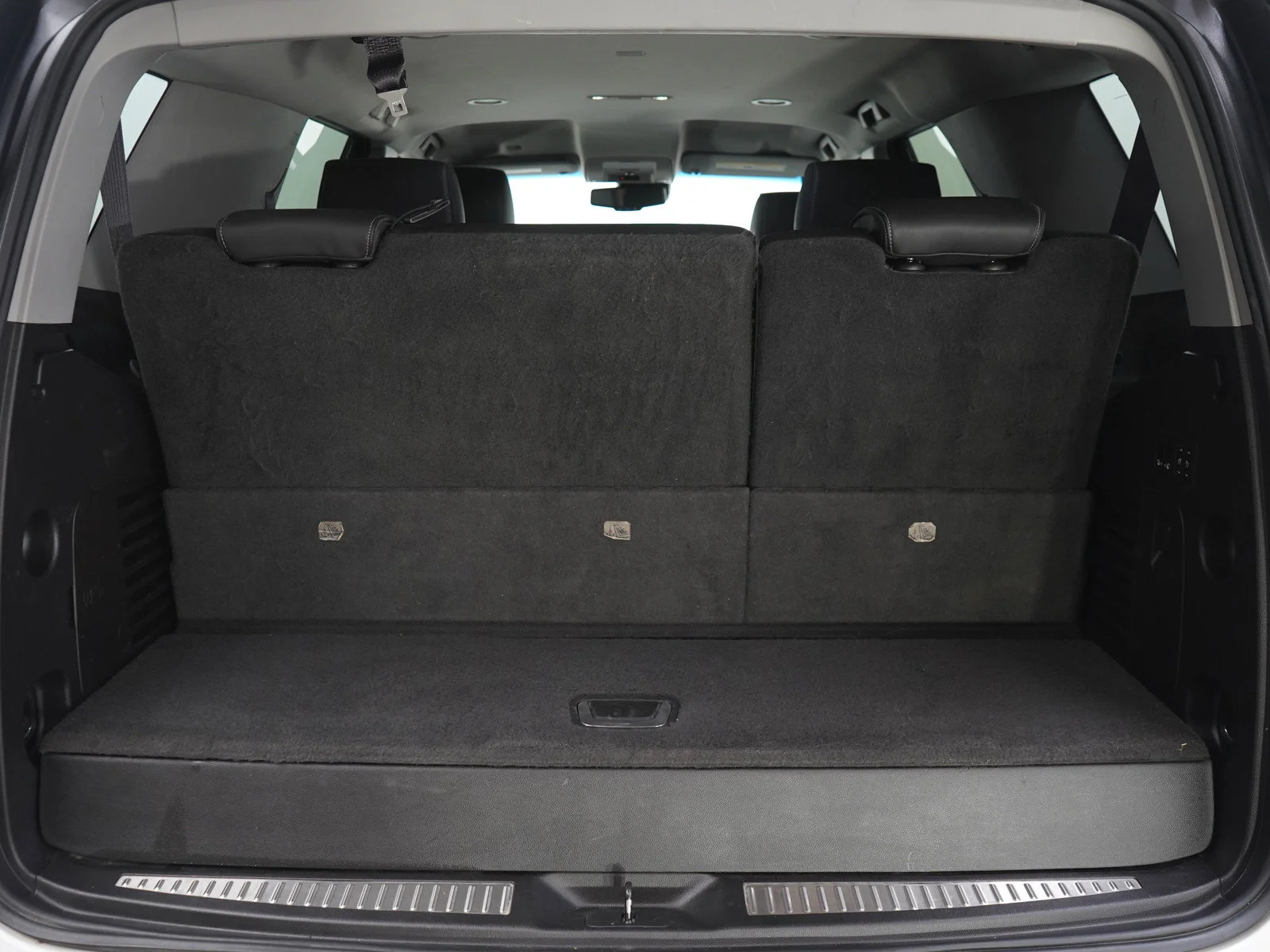 Used 2015 White GMC Denali image 9