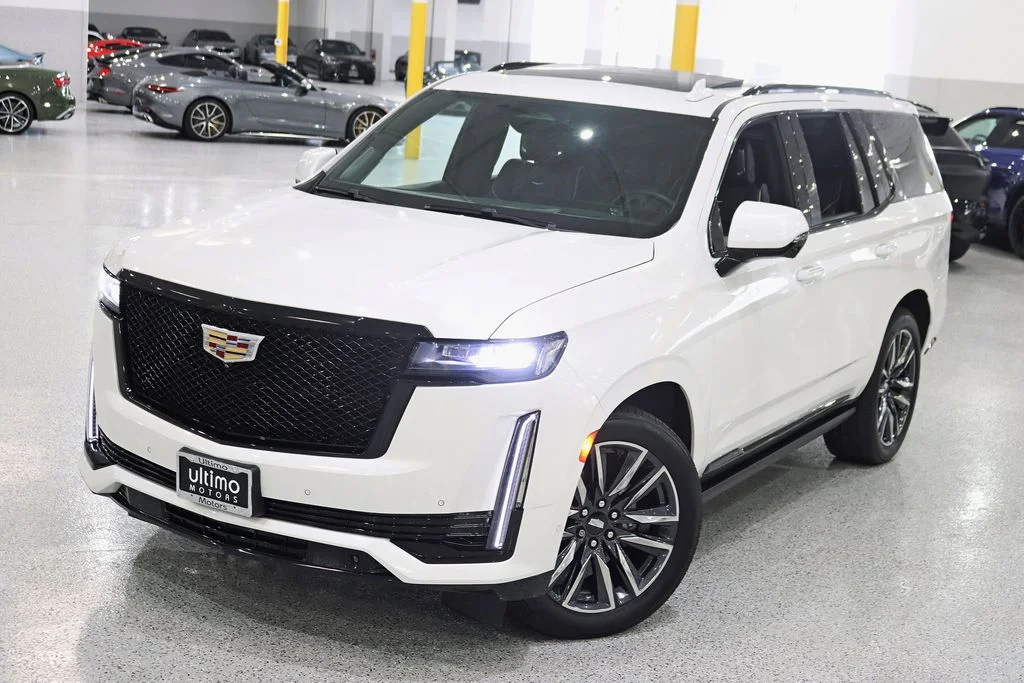 Used 2023 White Cadillac Sport Platinum image 5