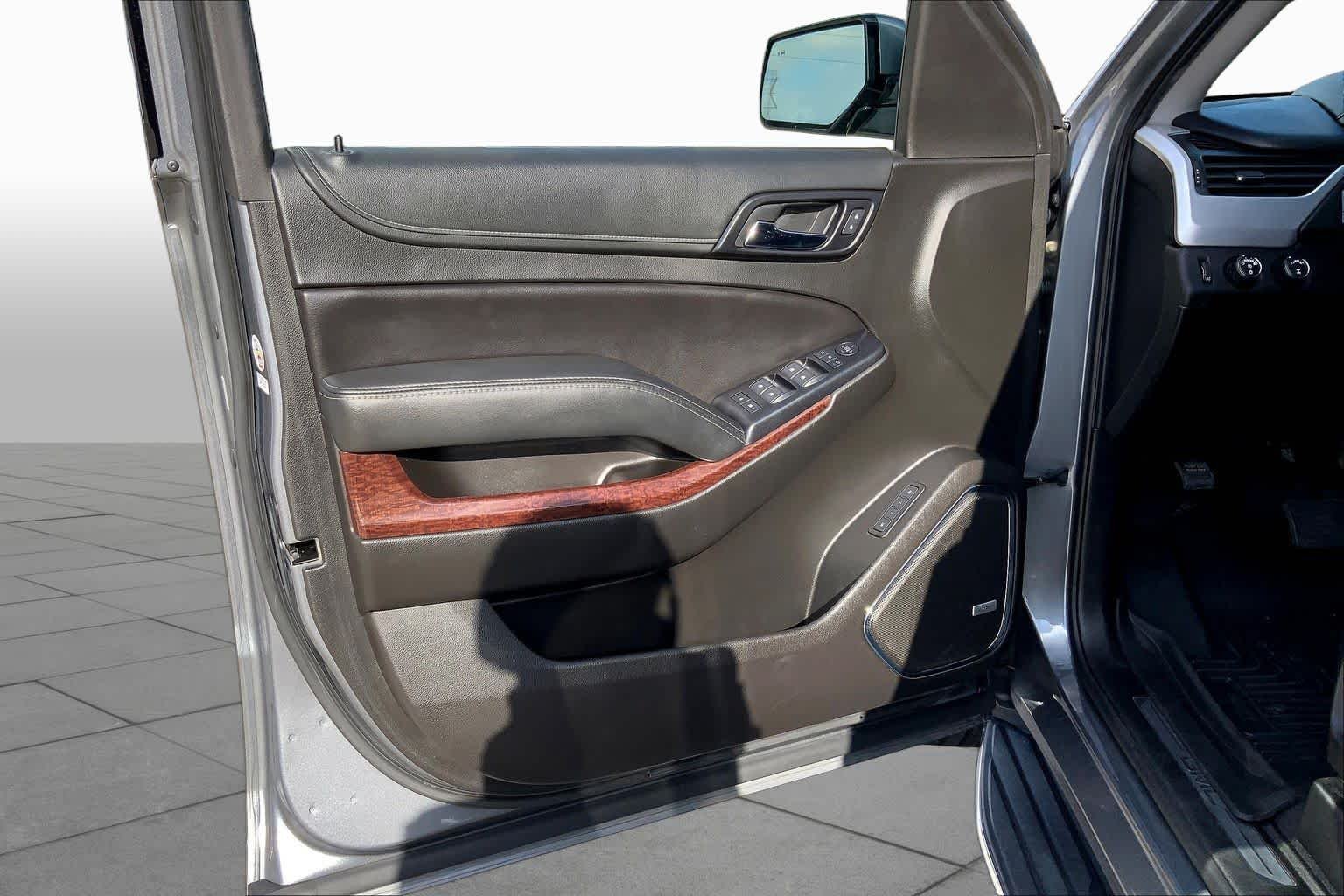 Used 2019 Satin Steel Metallic GMC SLT image 22