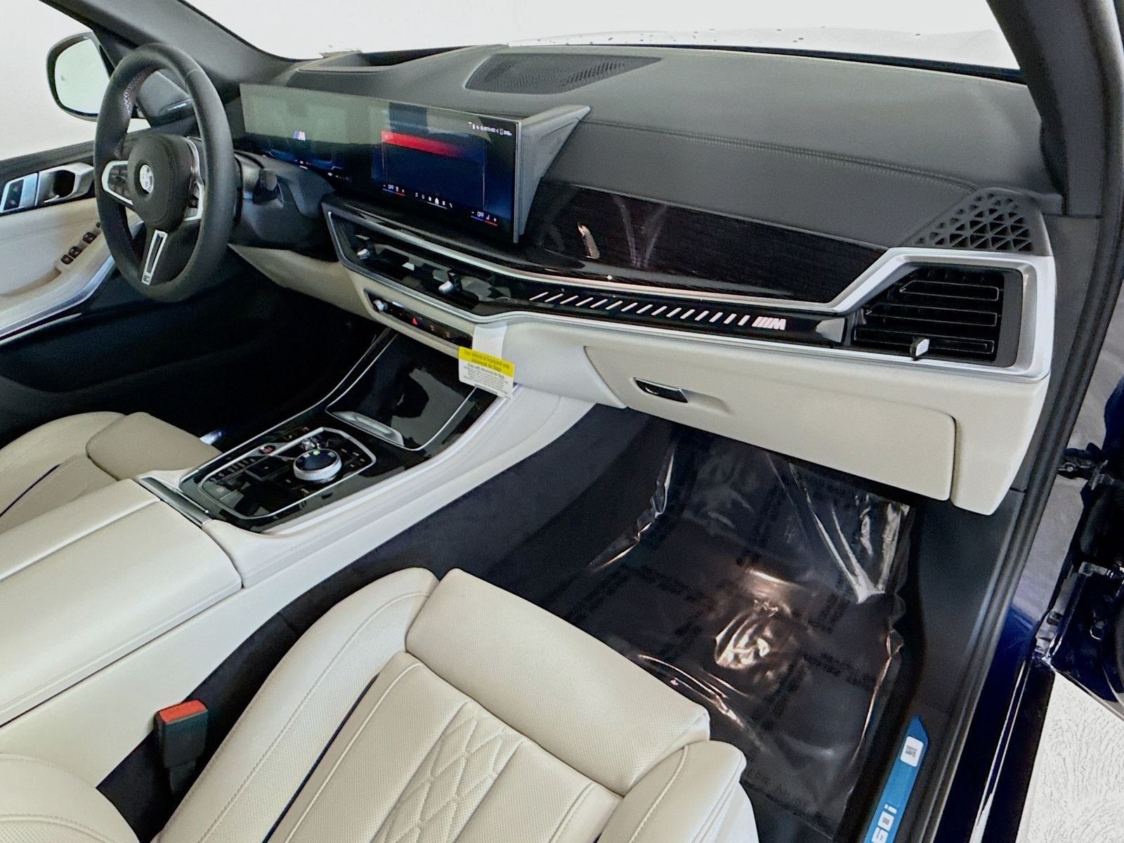2026 BMW X5 M60i - Photo 31