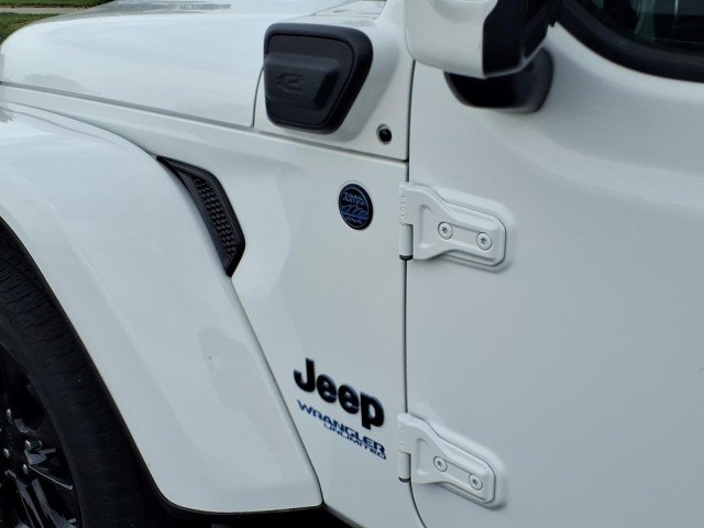 Used 2021 Bright White Clearcoat Jeep Unlimited Sahara High Altitude image 12