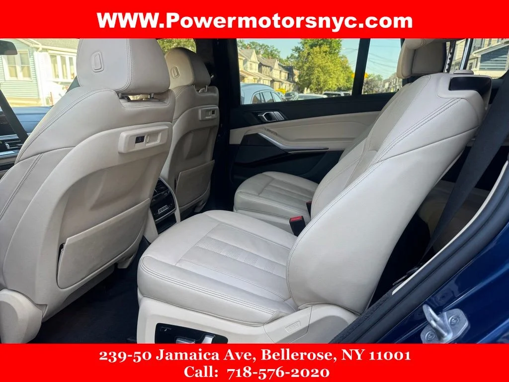 Used 2021 Blue BMW xDrive40i image 24