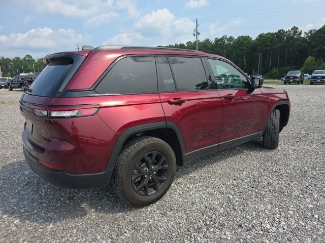 Used 2024 Red Jeep Altitude image 15