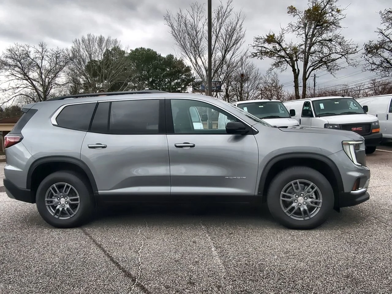 New 2026 Sterling Metallic GMC Elevation image 9