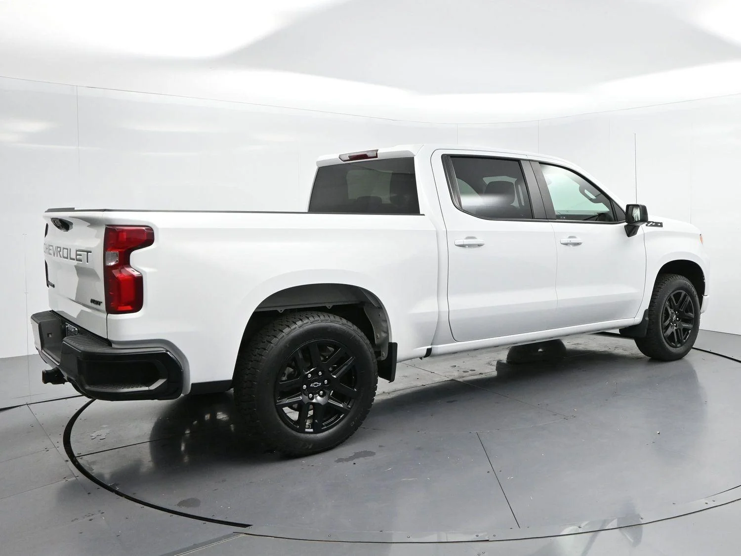 Used 2023 Summit White Chevrolet RST image 7