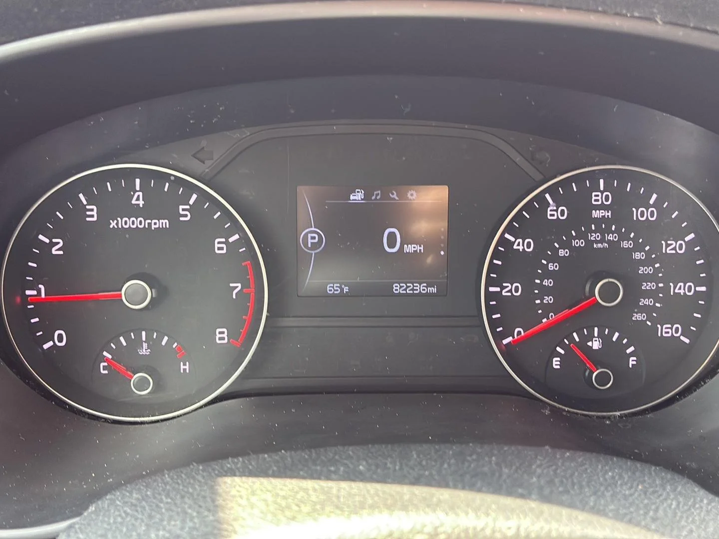 Used 2018 Mineral Silver Kia LX image 27