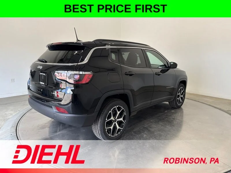 New 2026 Diamond Black Crystal Pearl-Coat Exterior Paint Jeep Limited image 7