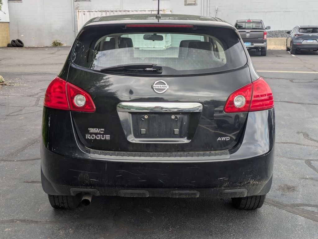 Used 2013 Black Nissan S image 3