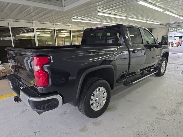Used 2024 Gray Chevrolet LT image 6