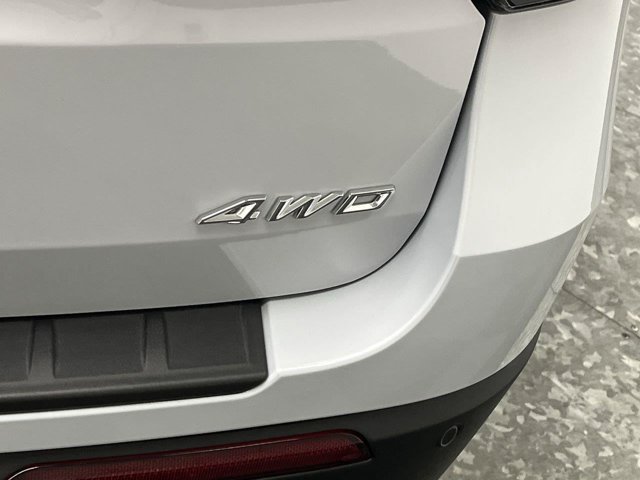 Used 2026 Space White Metallic Ford ST-Line image 36