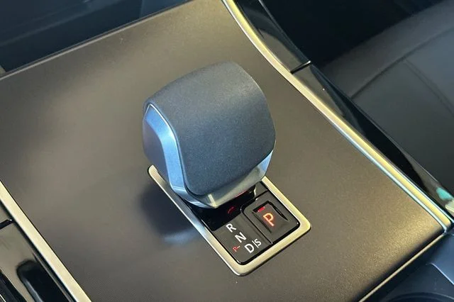 New 2026 Tribeca Blue Land Rover Hoxton Edition image 20