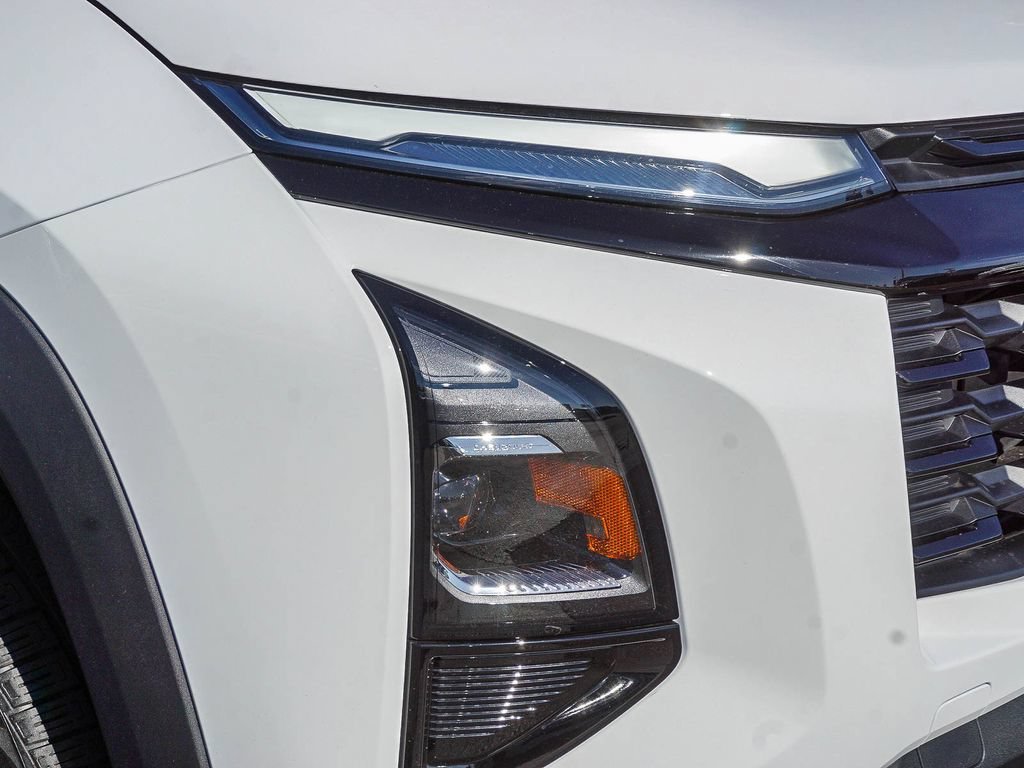 2027 Chevrolet Equinox LT - Photo 10