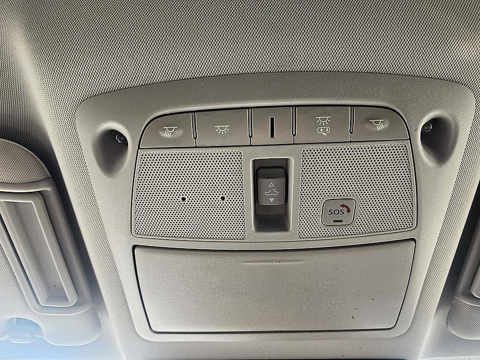Used 2022 Brilliant Silver Metallic Nissan SL image 27