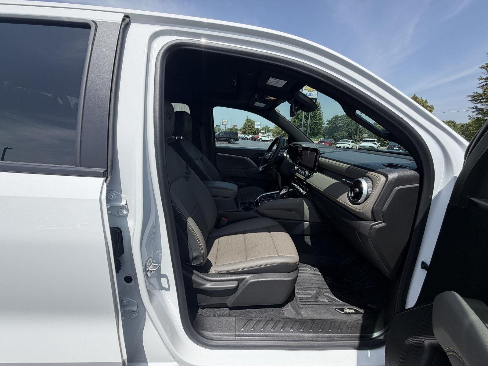 Used 2024 Summit White Chevrolet ZR2 image 23