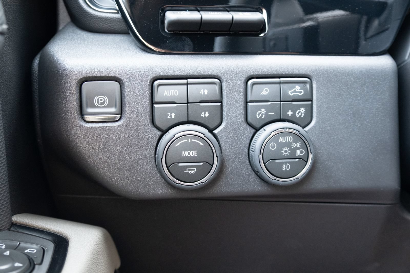 2026 Chevrolet Silverado 1500 ZR2 - Photo 10