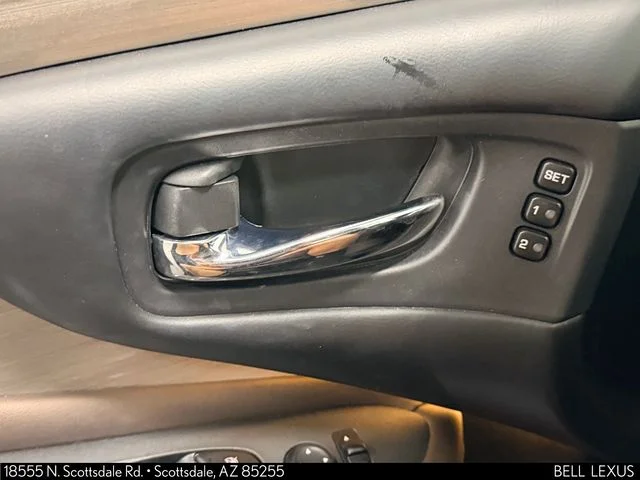 Used 2018 Brown Nissan Platinum image 17