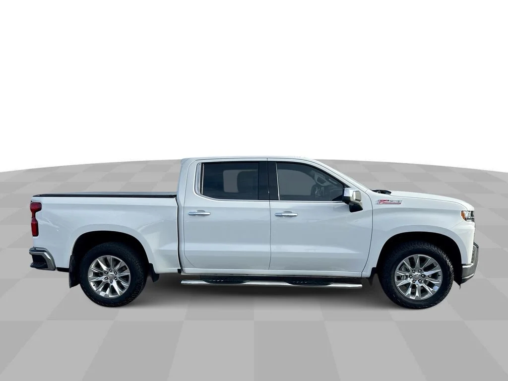 Used 2021 White Chevrolet LTZ image 25