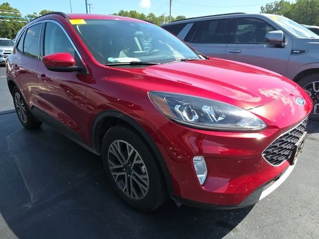Used 2020 Red Metallic Ford SEL image 3