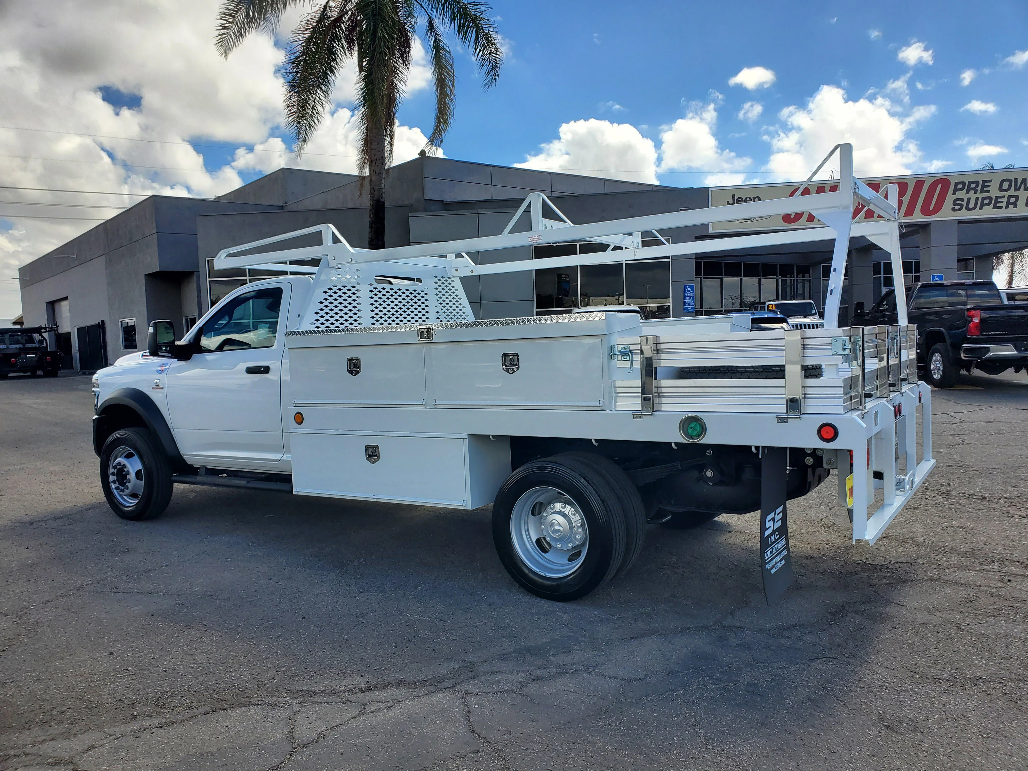 New 2026 Bright White Clear-Coat Exterior Paint RAM Tradesman image 6