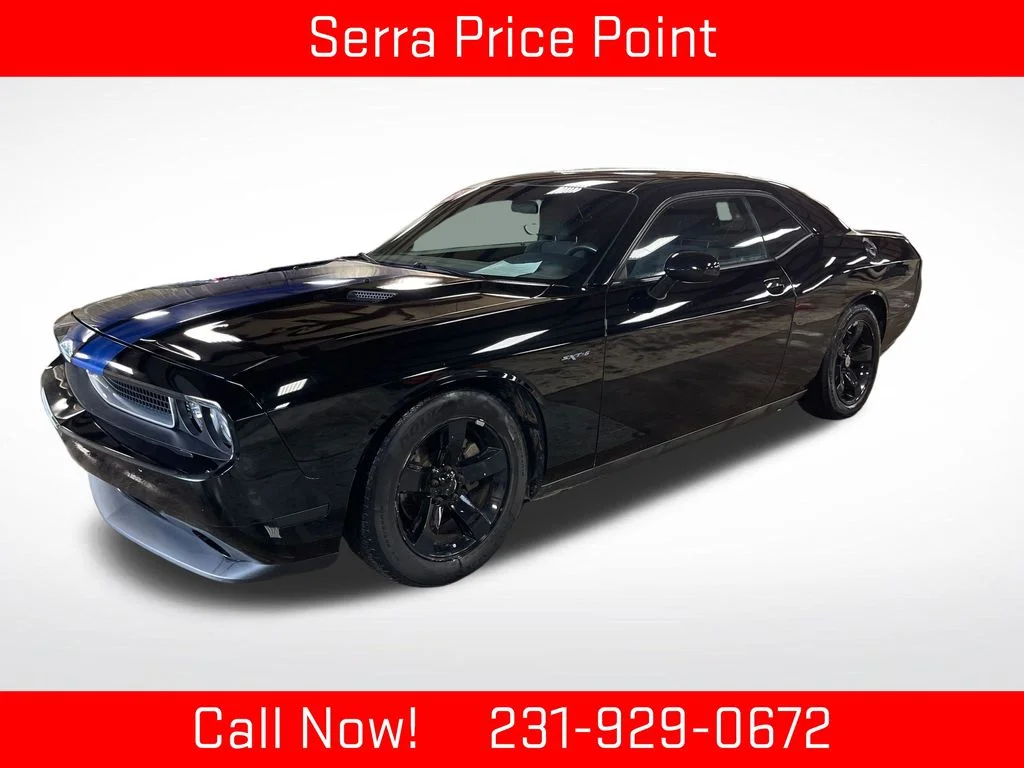 Used 2013 Black Dodge SXT image 1