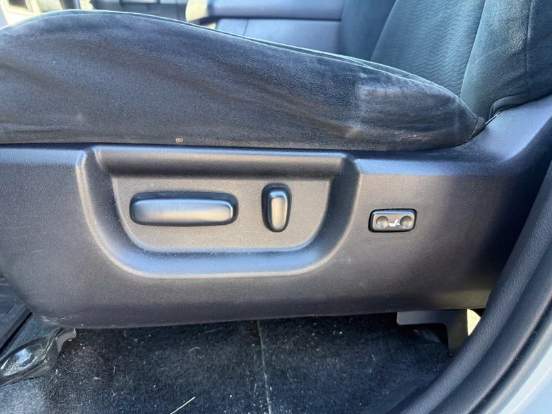Used 2016 White Toyota SR5 image 5