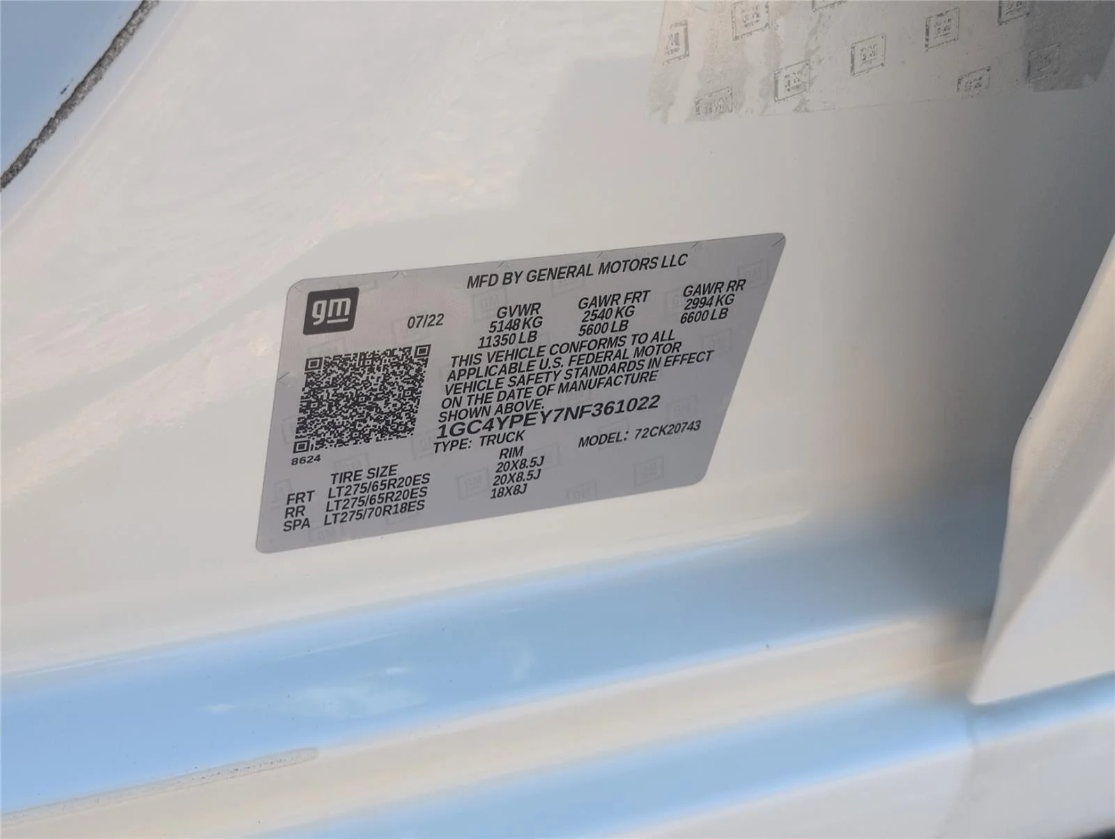 Used 2022 Summit White Chevrolet LTZ image 11