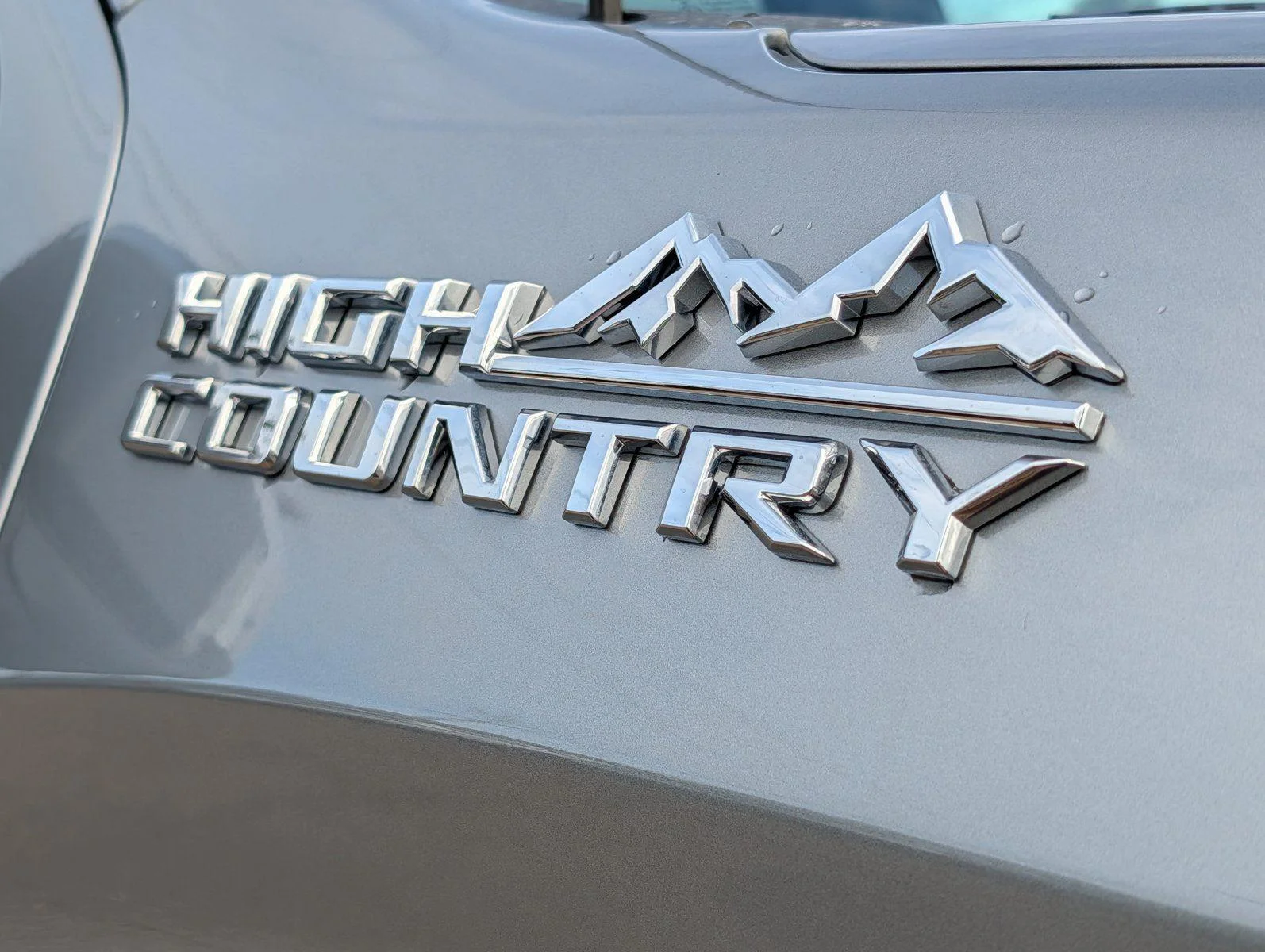 Used 2025 Sterling Gray Metallic Chevrolet High Country image 44