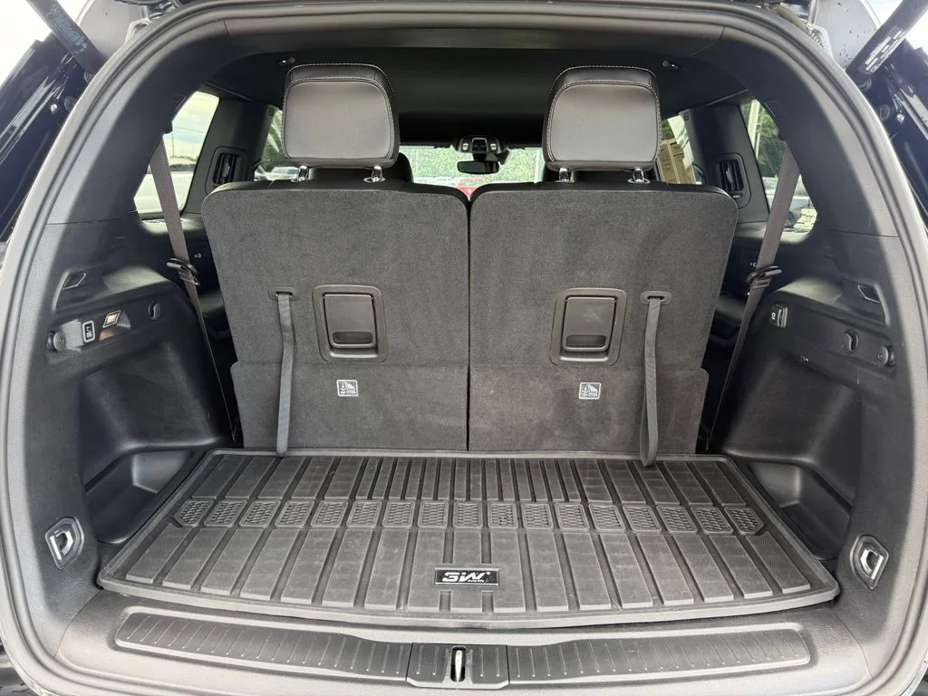 Used 2023 Black Jeep Altitude image 20