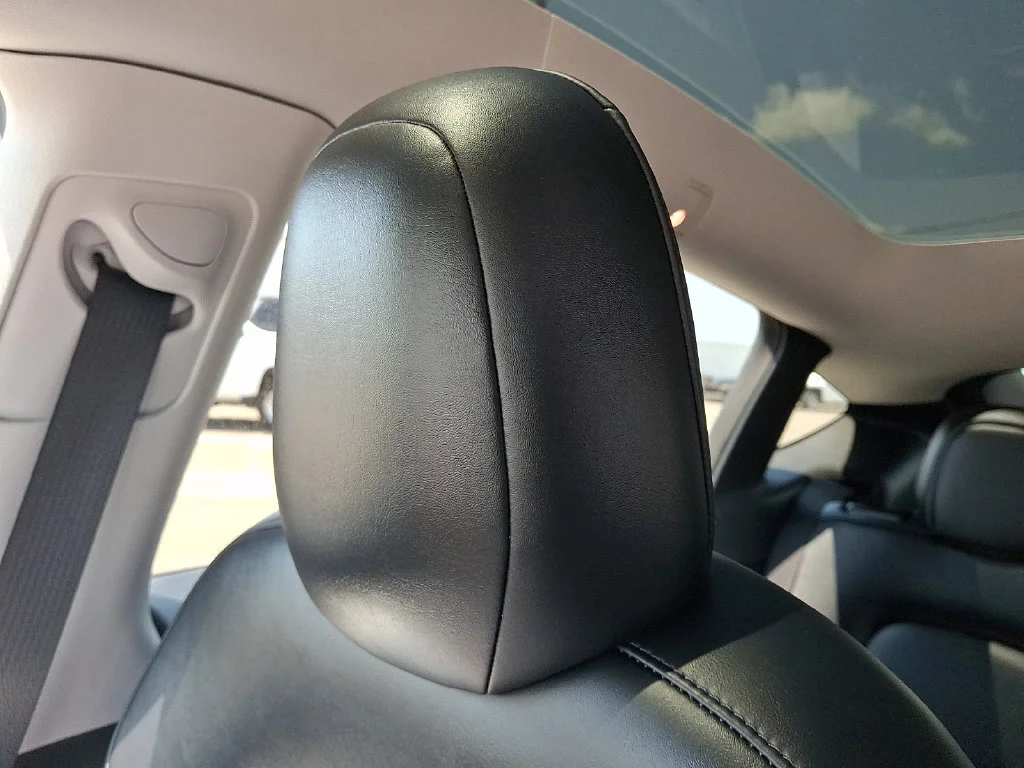 Used 2022  Tesla Performance image 17