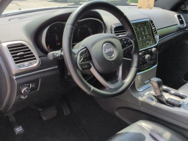 Used 2022 White Jeep Limited image 12