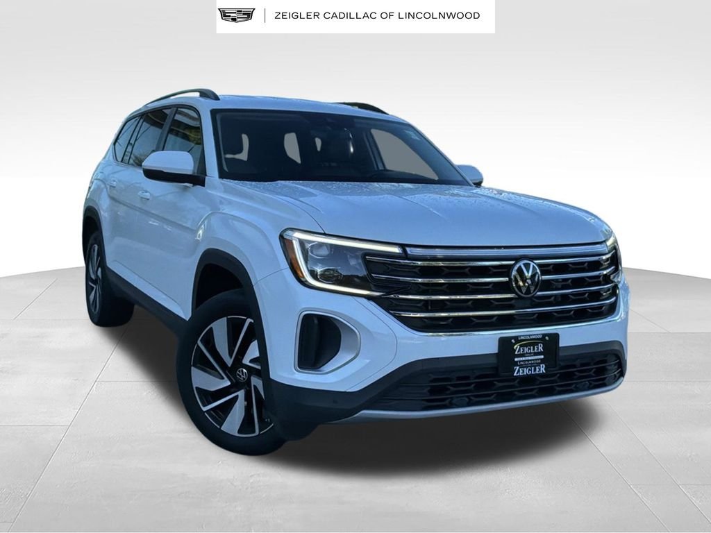 Used 2024  Volkswagen 2.0T SE w/Technology image 1