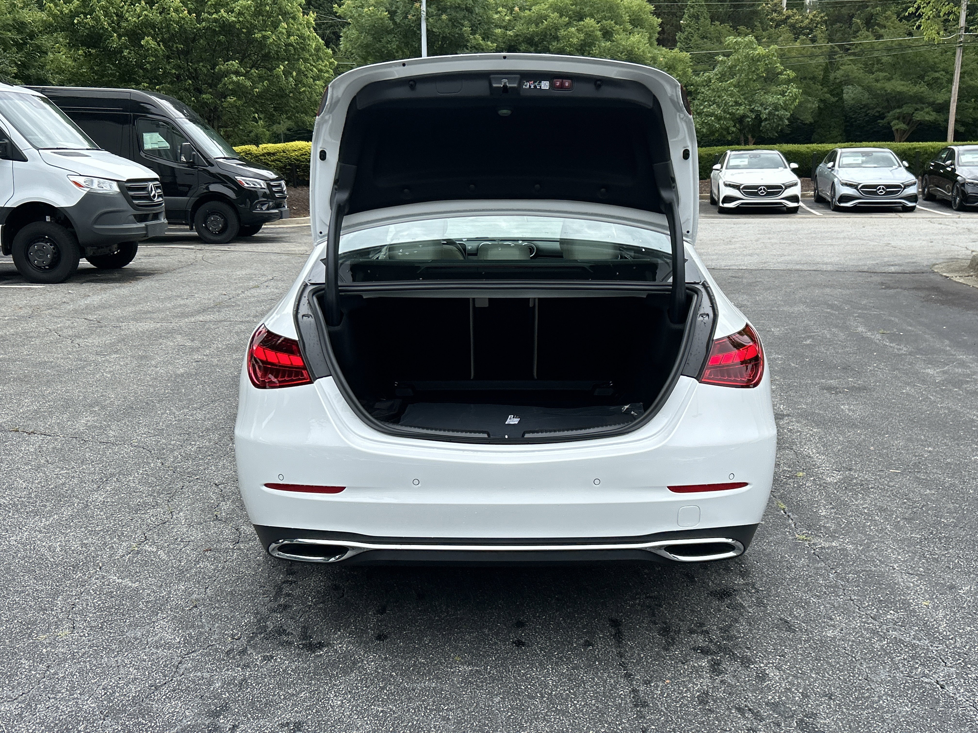 New 2026 MANUFAKTUR Moonlight White Metallic Mercedes-Benz C 300 Sedan image 8