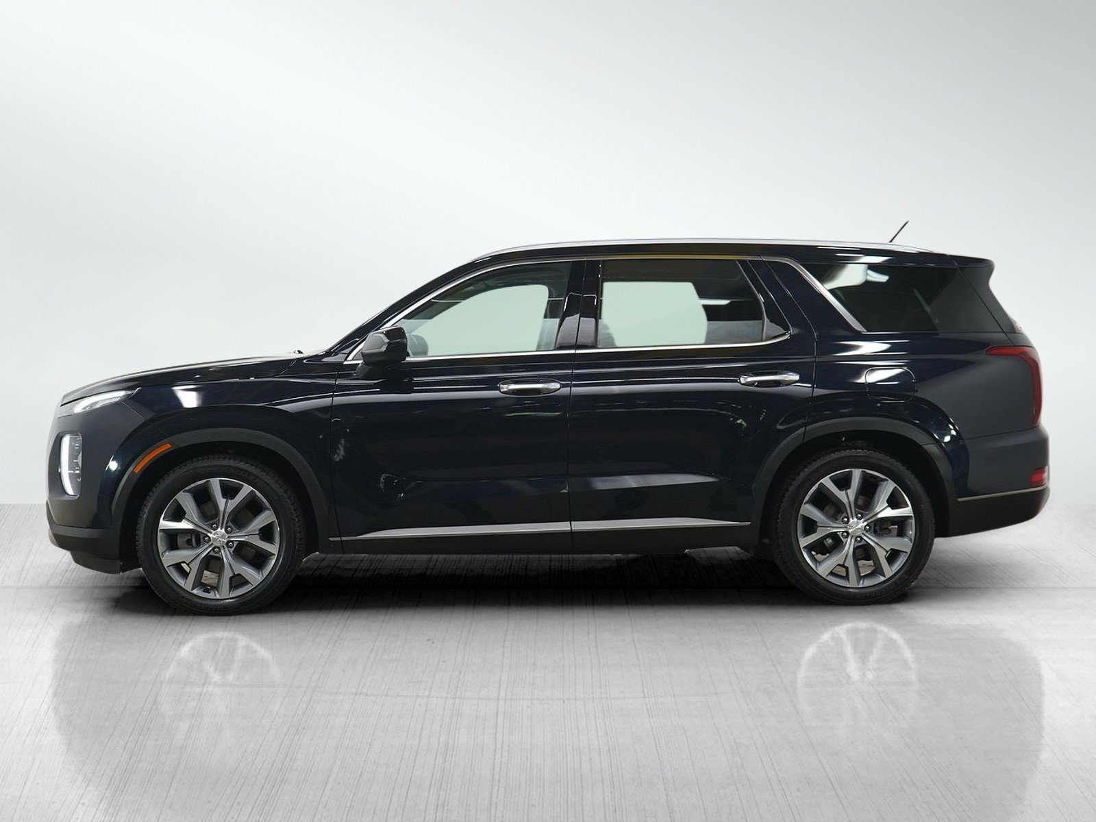 Used 2020 Hyundai Palisade SEL with VIN KM8R4DHE9LU068390 for sale in Minneapolis, Minnesota