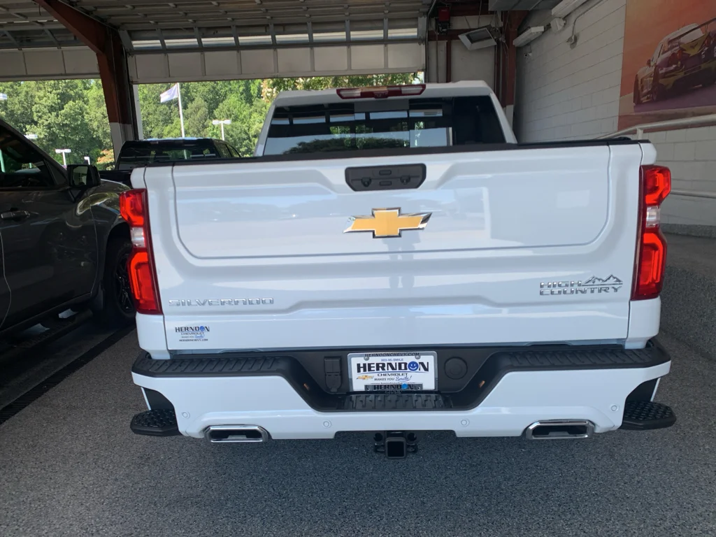New 2026 Polar White Tricoat Chevrolet High Country image 7