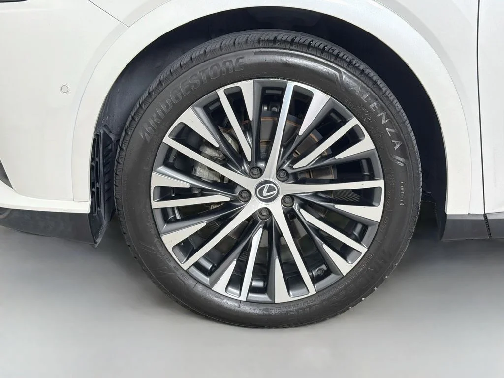 Used 2023 White Lexus 350 Premium Plus image 33