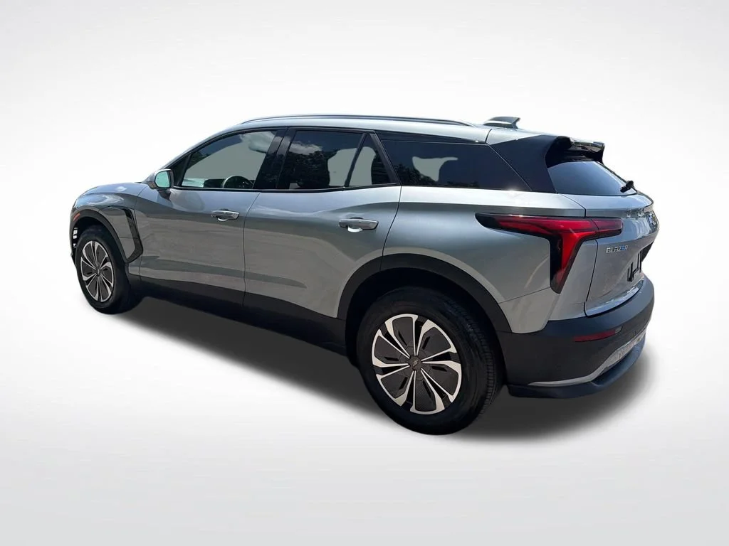 Used 2024 Chevrolet Blazer EV LT with VIN 3GNKDBRJ6RS233463 for sale in Clinton, MI