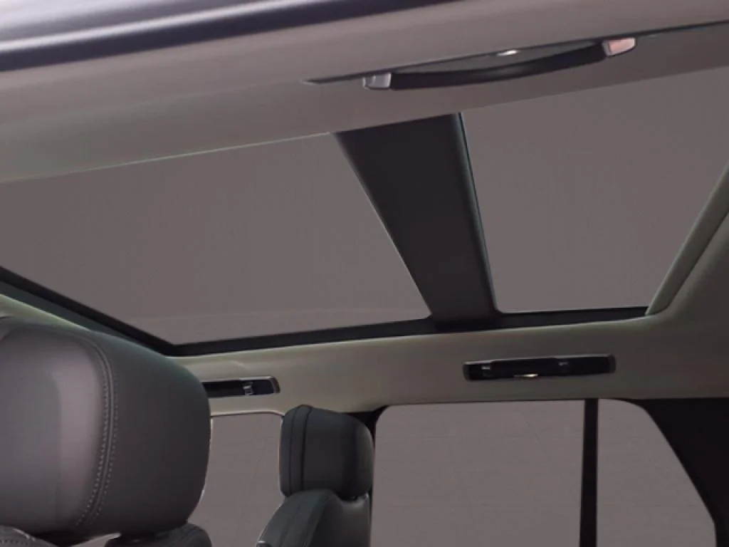New 2025 Fuji White LAND ROVER SE image 5