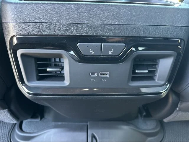 New 2026 Summit White GMC AT4 image 27