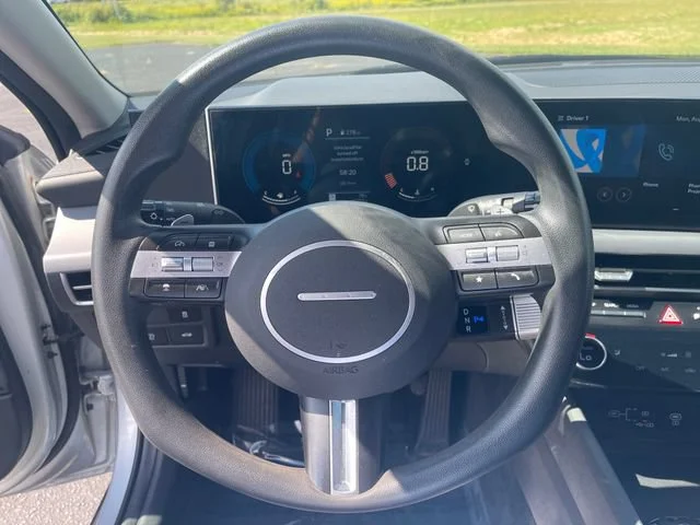 Used 2025 Silver Hyundai SEL image 17