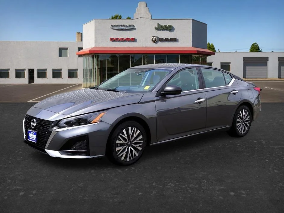Used 2025 Gun Metallic Nissan SV image 3