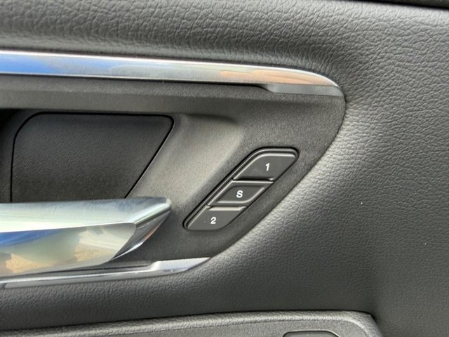 New 2026 Bright White Clear-Coat Exterior Paint RAM Laramie image 20