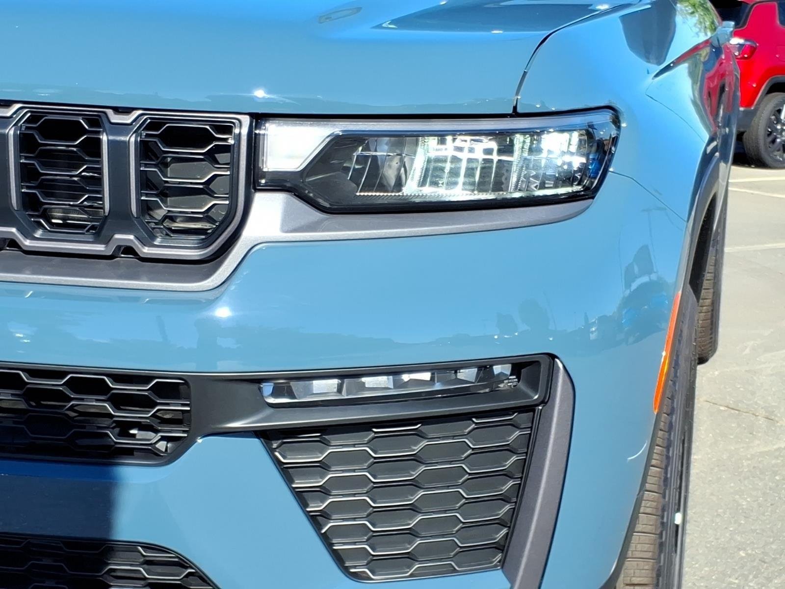 New 2027 Steel Blue Paint Jeep Limited image 15