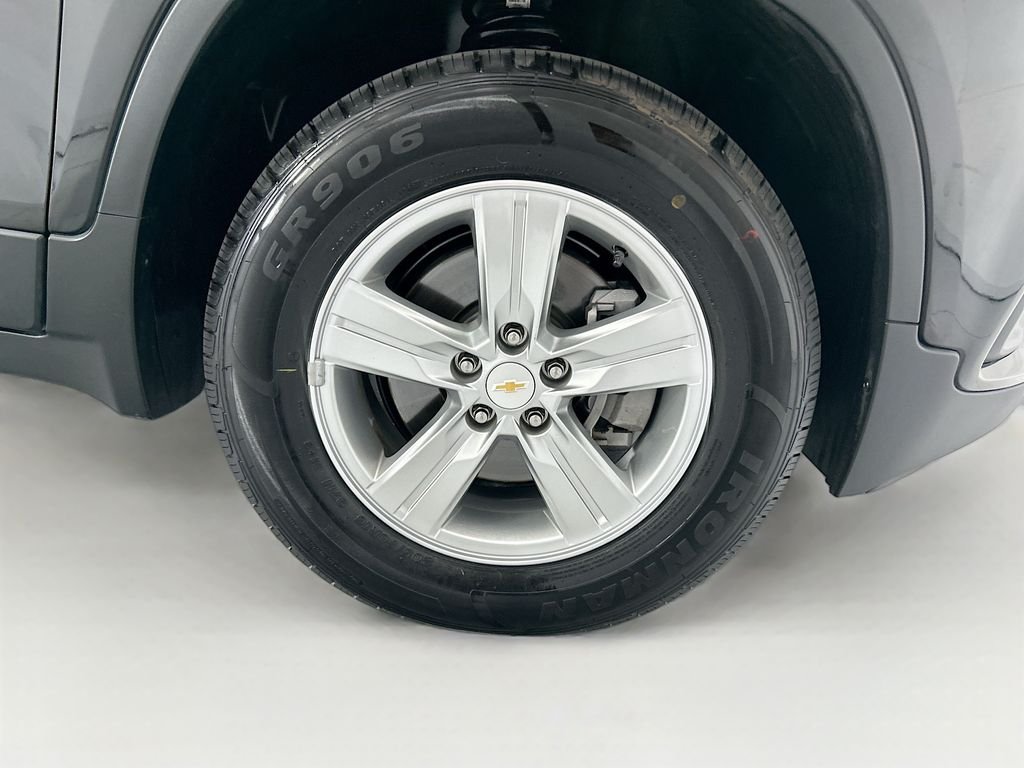 Used 2022 Black Metallic Chevrolet LT image 30