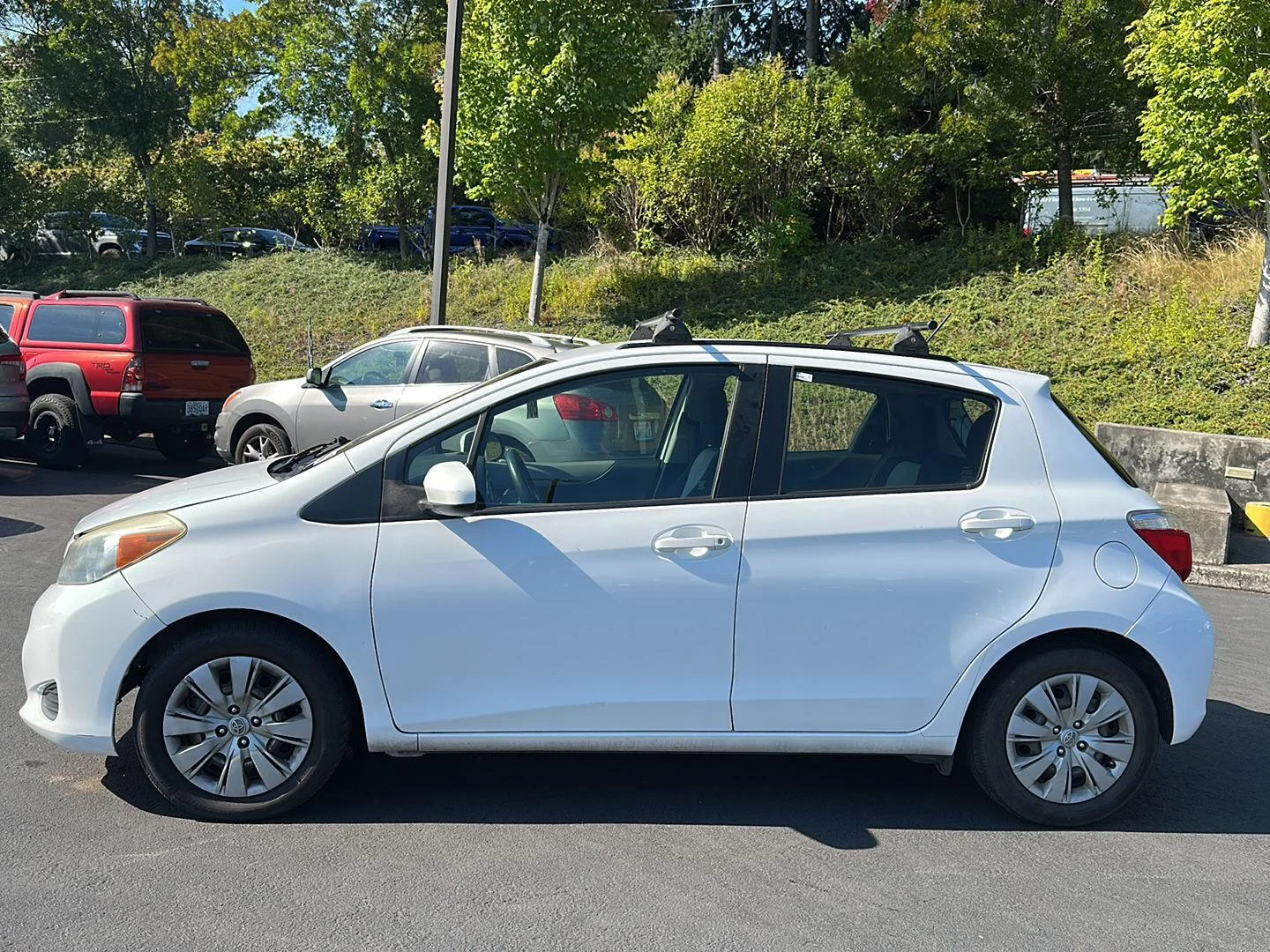 Used 2012  Toyota L image 6