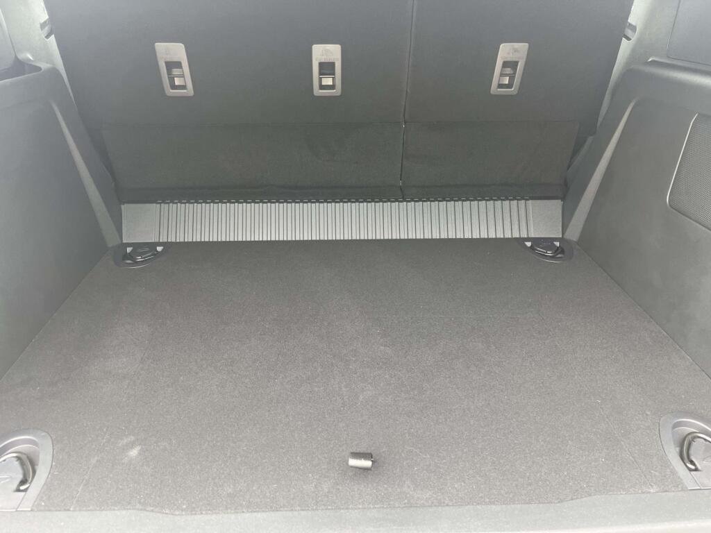 New 2025 Carbonized Gray Metallic Ford Badlands image 18