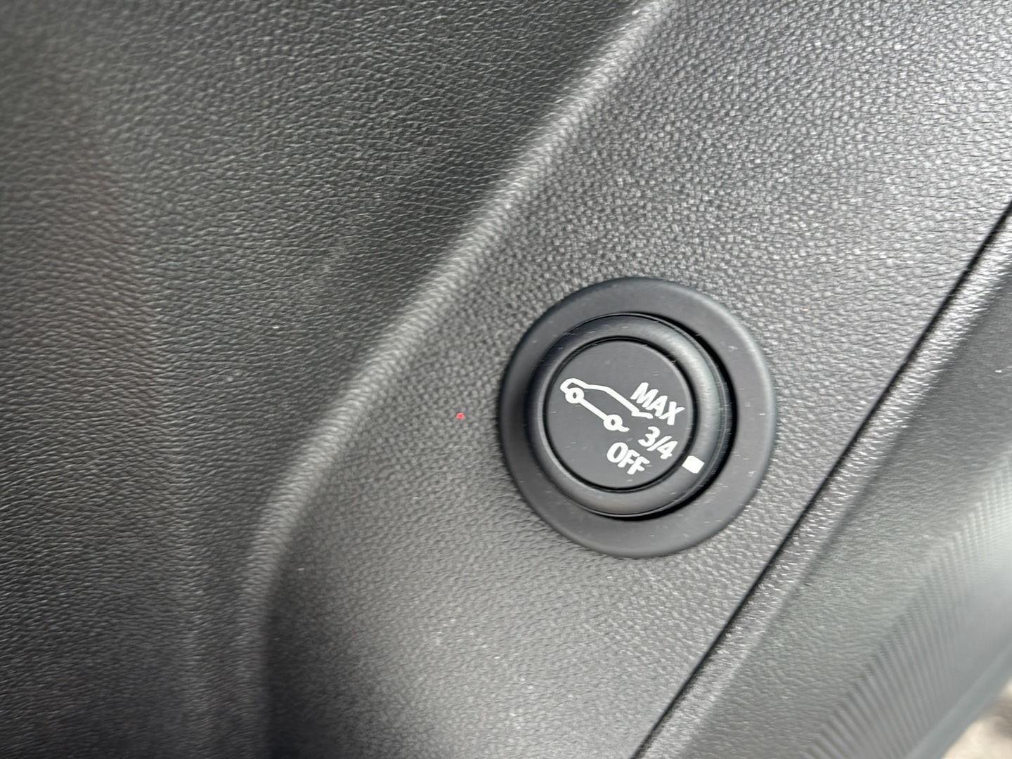 Used 2024 Summit White Chevrolet LT image 14
