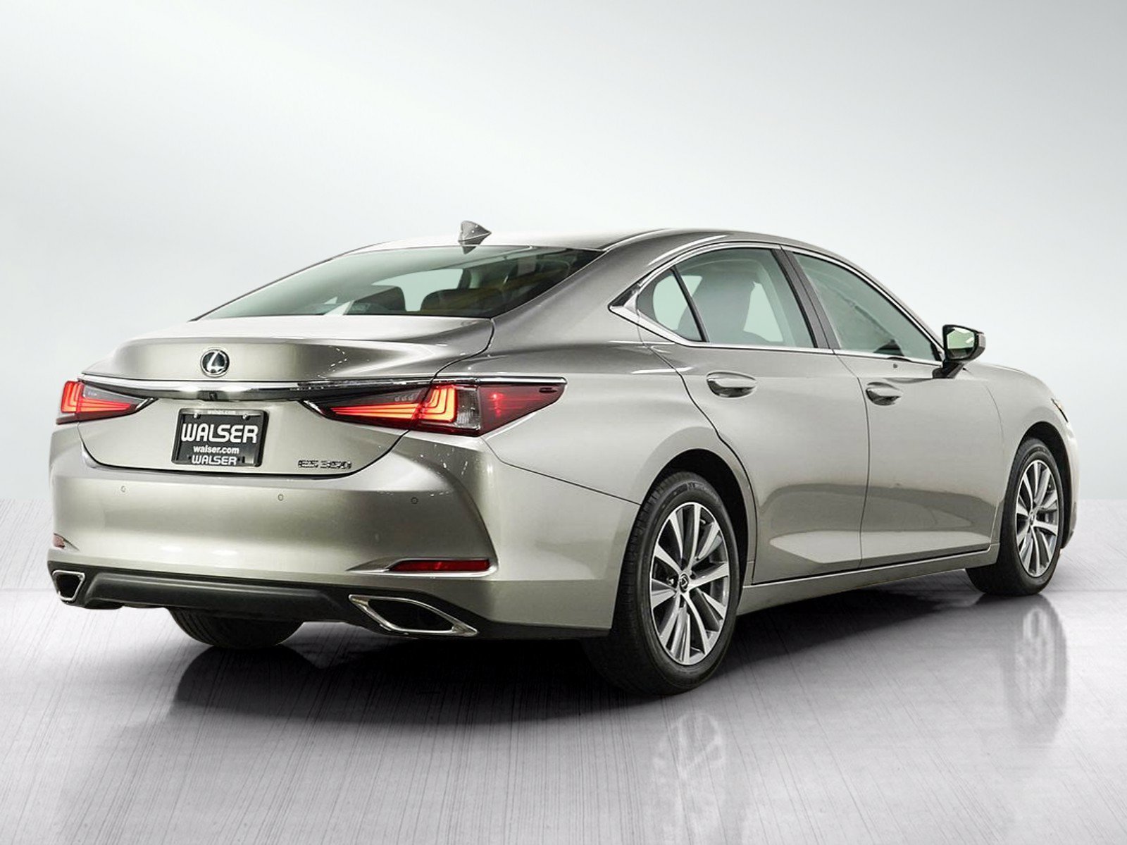 Used 2021  Lexus ES 350 image 5