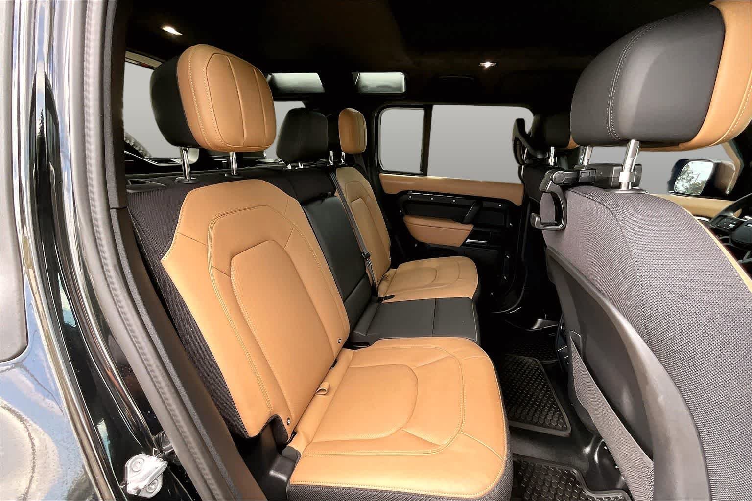 Used 2026 Santorini Black Metallic Land Rover V8 image 37