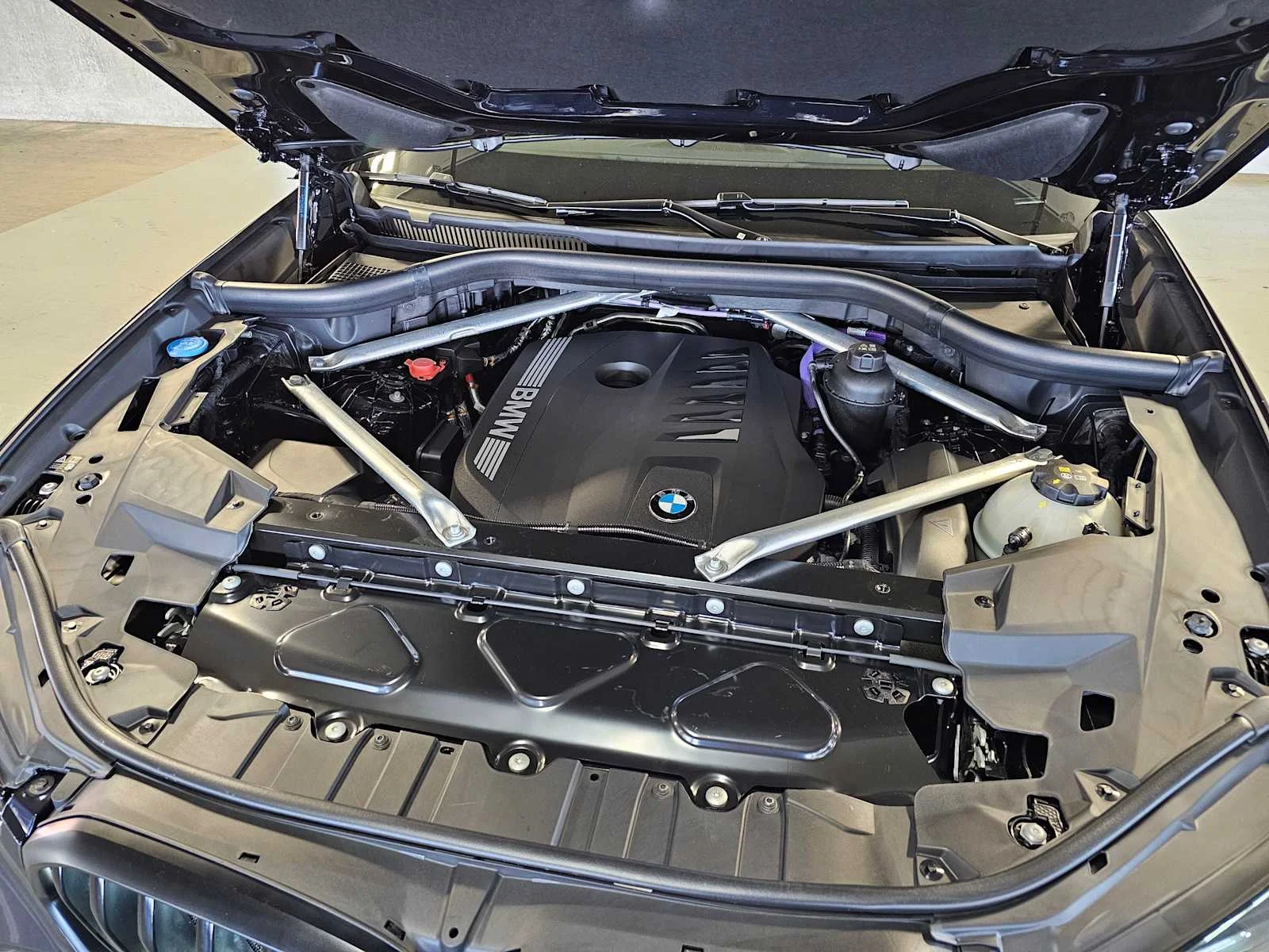 Used 2024 Carbon Black Metallic BMW xDrive40i image 9