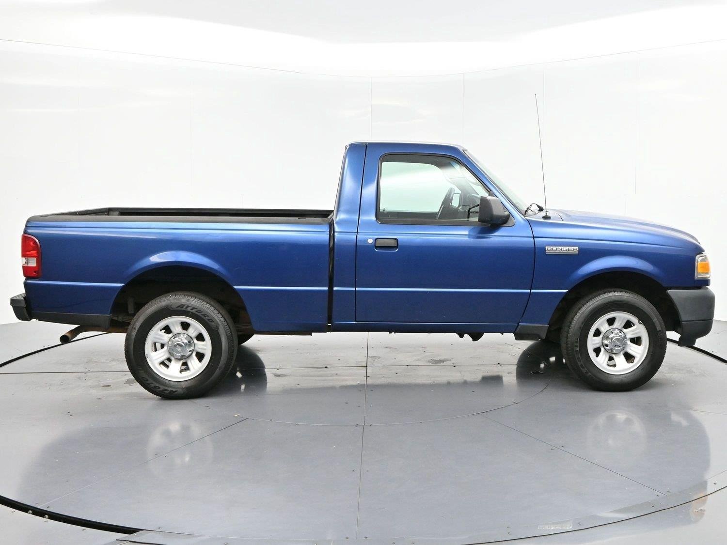 Used 2008  Ford XL image 8
